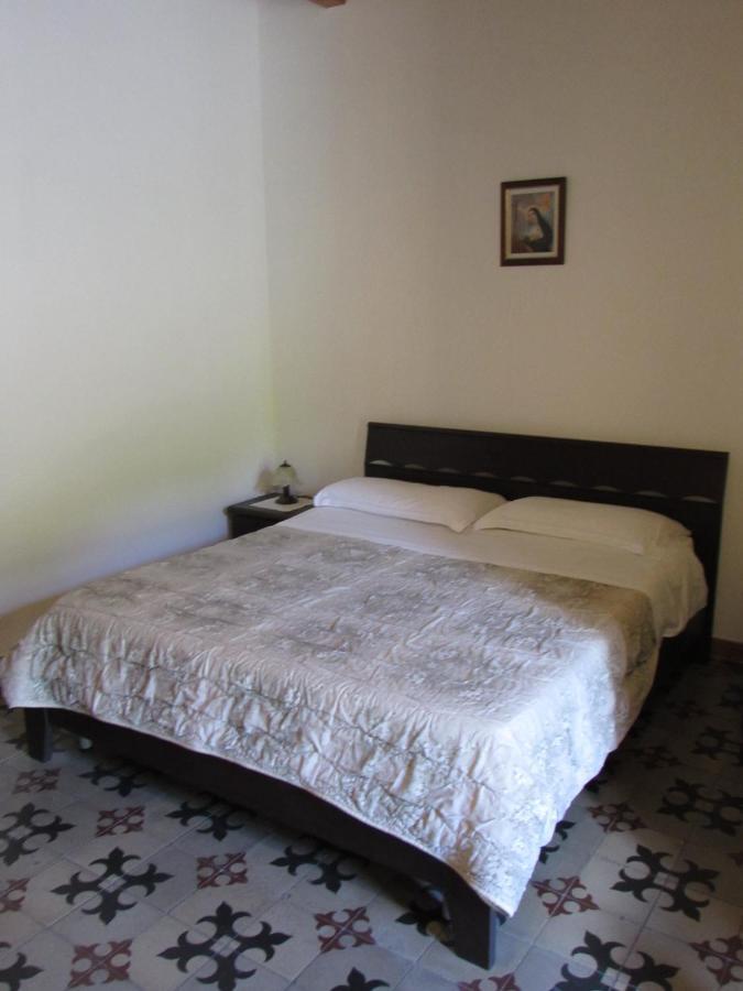 Antico Palazzo Bed & Breakfast Giardini Naxos Exterior photo